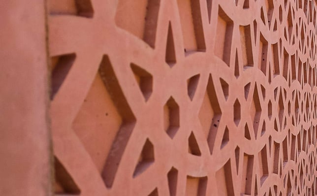 Roter Beton mit Muster