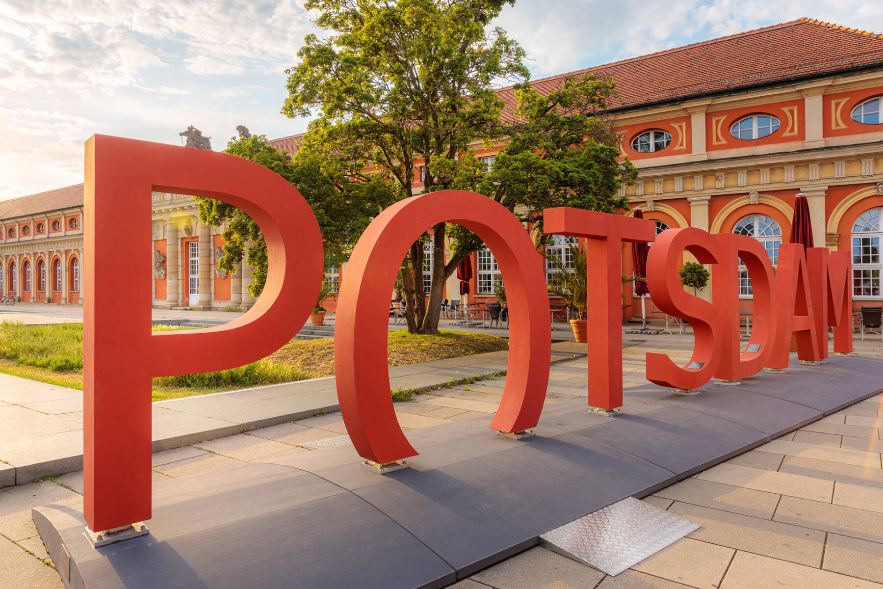 Betonschriftzug Potsdam rot